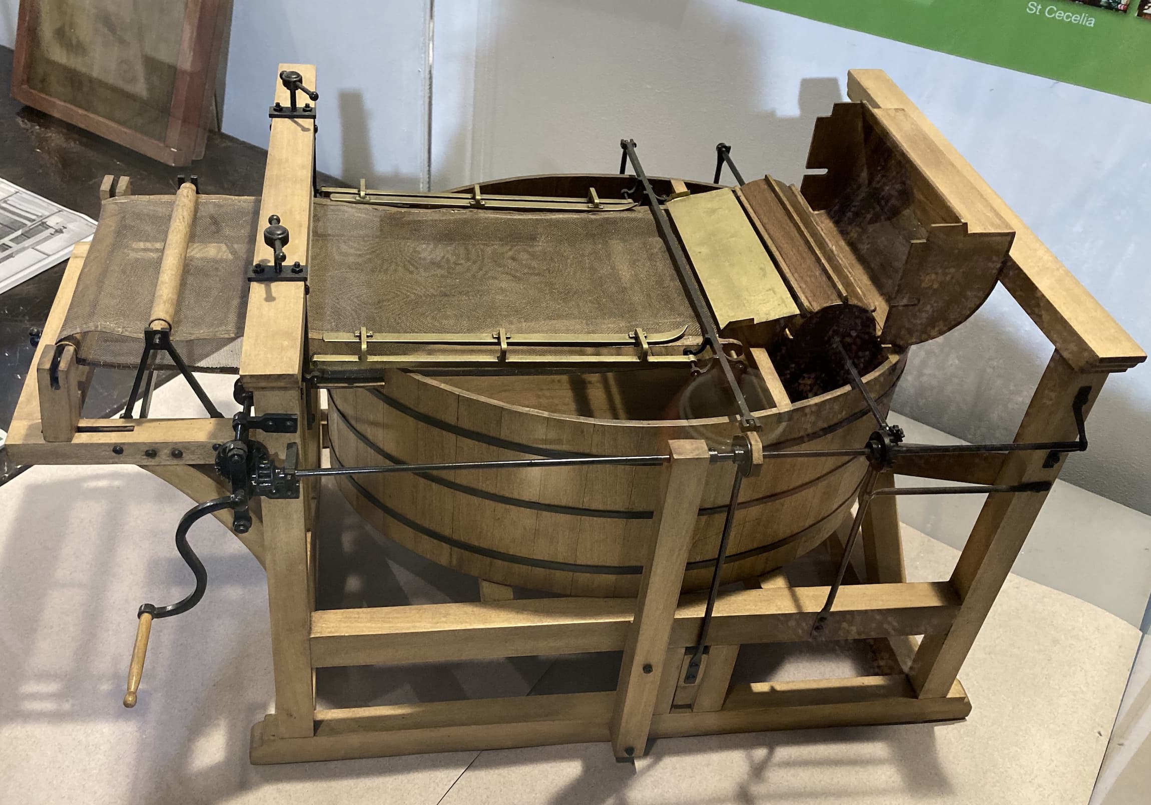 Модель машины непрерывного изготовления бумаги Луи-Николаса Роберта на Фрогморской бумажной фабрике
